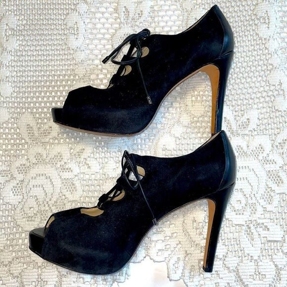 Talbots black suede tie up 4 inch high heels 8M - Picture 3 of 10